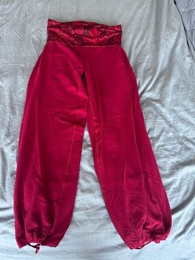 Lululemon retro yoga pants